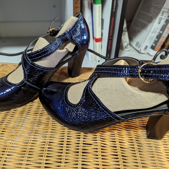 Patent leather shoes,made in Brazil - Picture 4 of 5